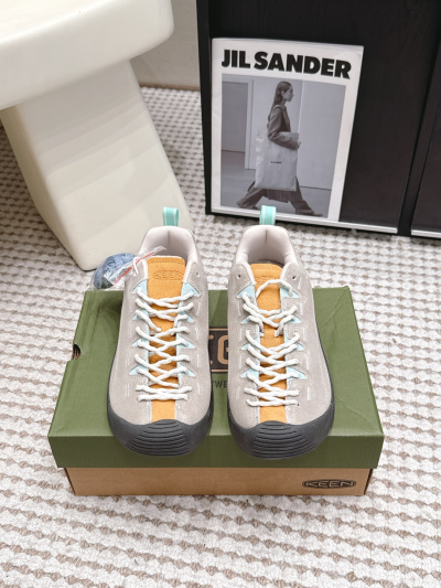 Кроссовки Keen
