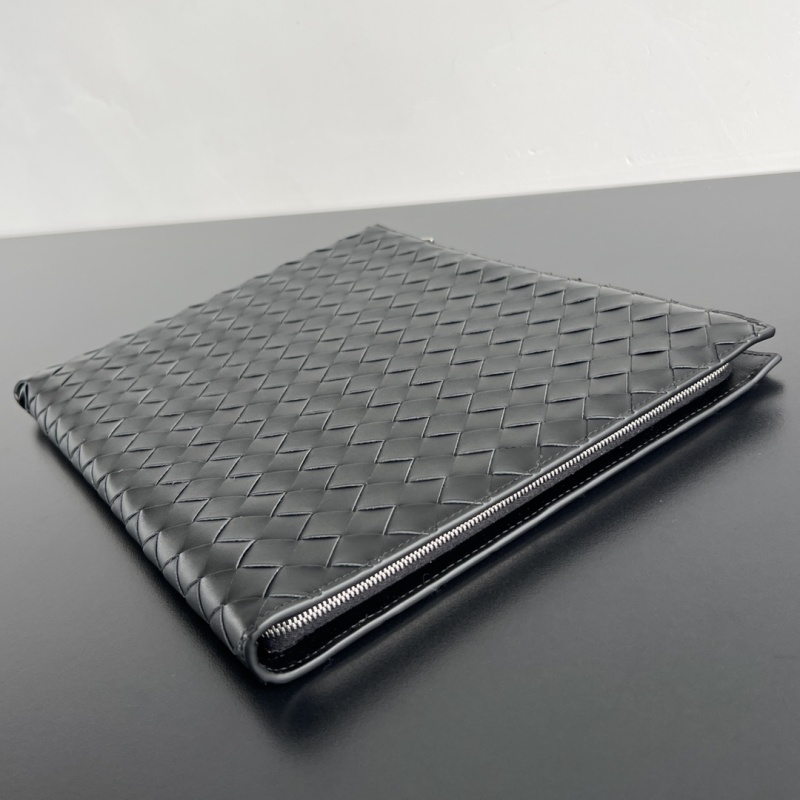 Bottega Veneta Intrecciato clutch