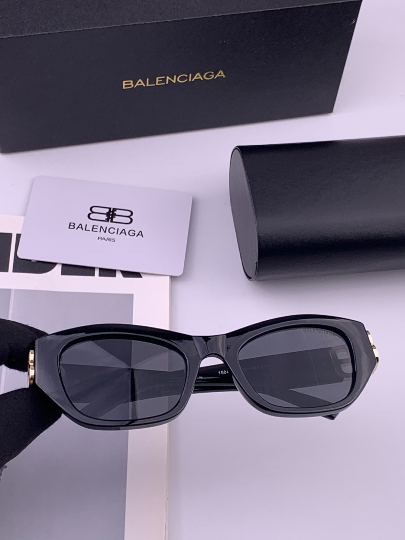 Женские солнцезащитные очки Balenciaga BL4150