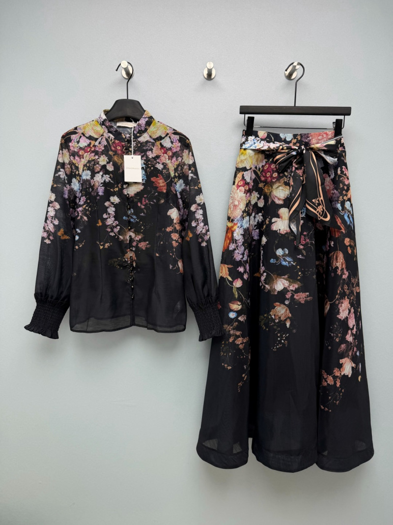 Цветочный комплект Zimmermann с черным фоном