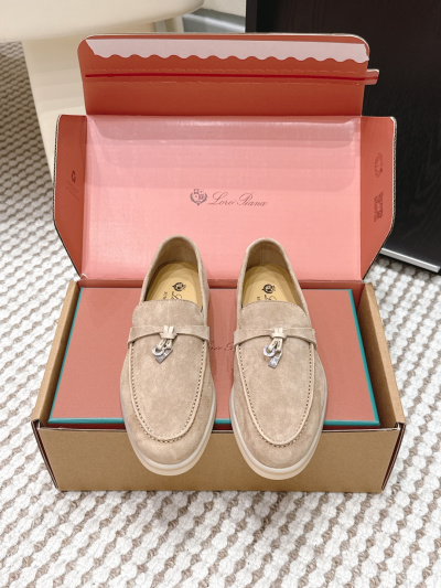 Лоферы женские Loro Piana Summer Walk из замши