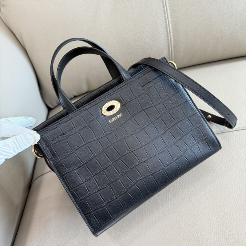 Мини-сумка Burberry с фактурой крокодила