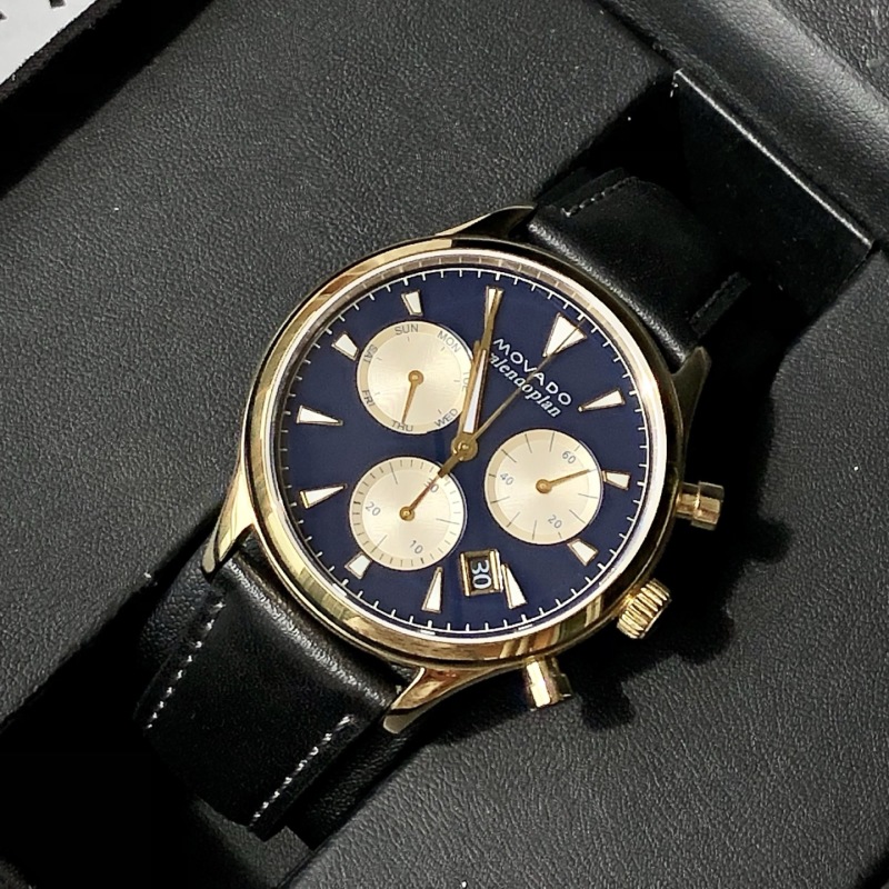 Часы Movado