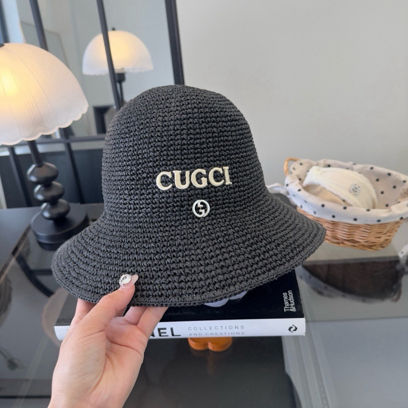 Летняя вязаная шляпа черного цвета Gucci