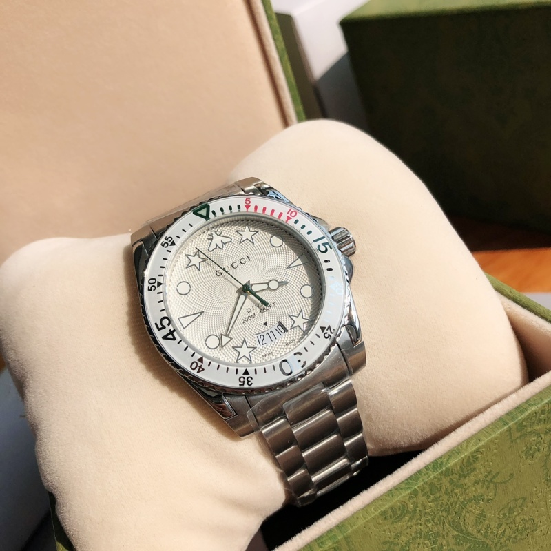 Часы Gucci