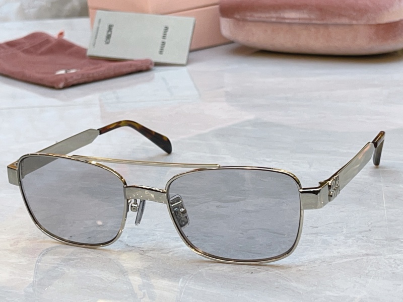 Солнцезащитные очки Miu Miu модель SMU C52