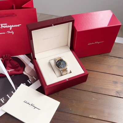 Часы Ferragamo