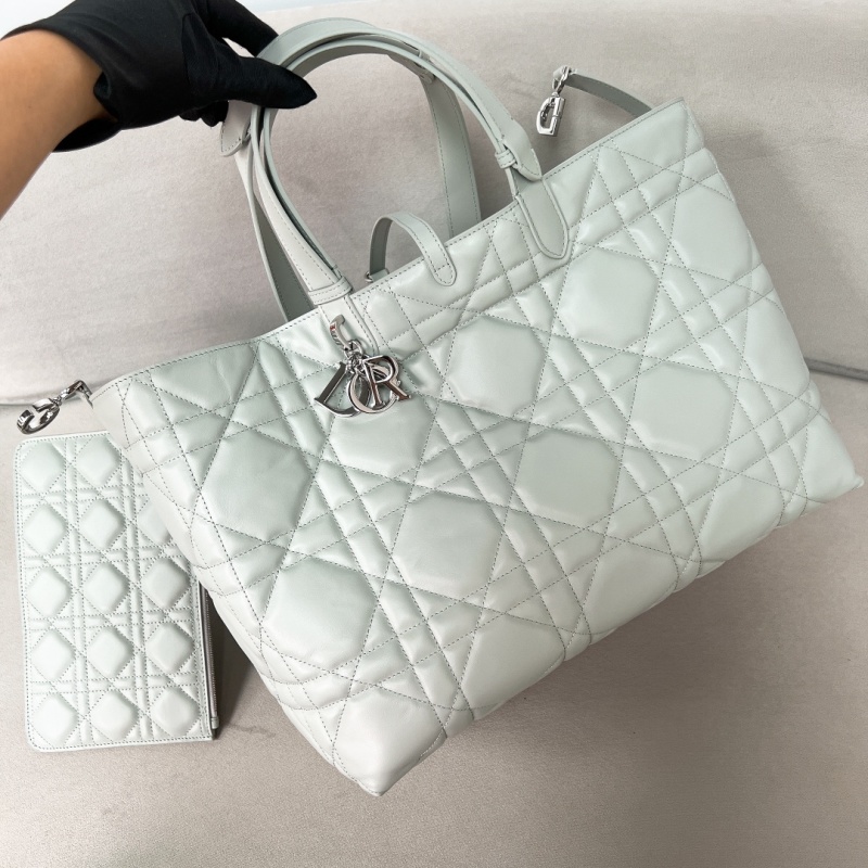 Женская сумка-тоут светло-зеленого цвета, размер 37x27x19 см Dior