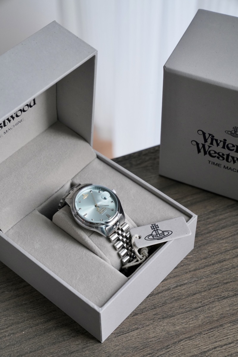 Часы Vivienne Westwood