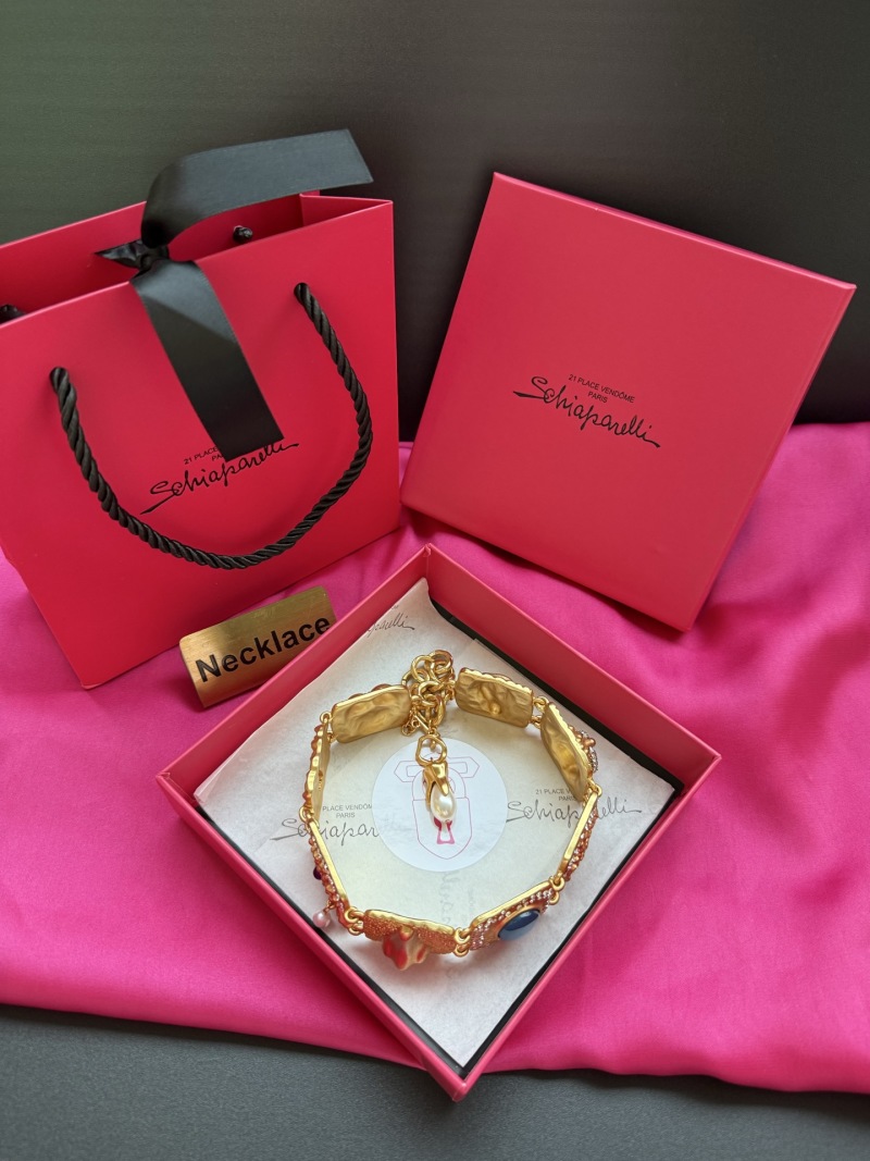 Колье с декоративными элементами Schiaparelli