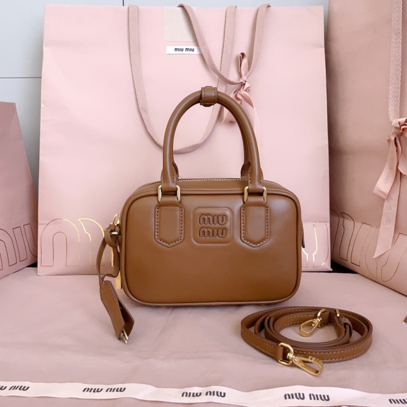 Сумка Miu Miu боулинг коричневого цвета