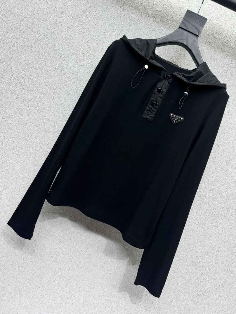 Черный джемпер с капюшоном Prada
