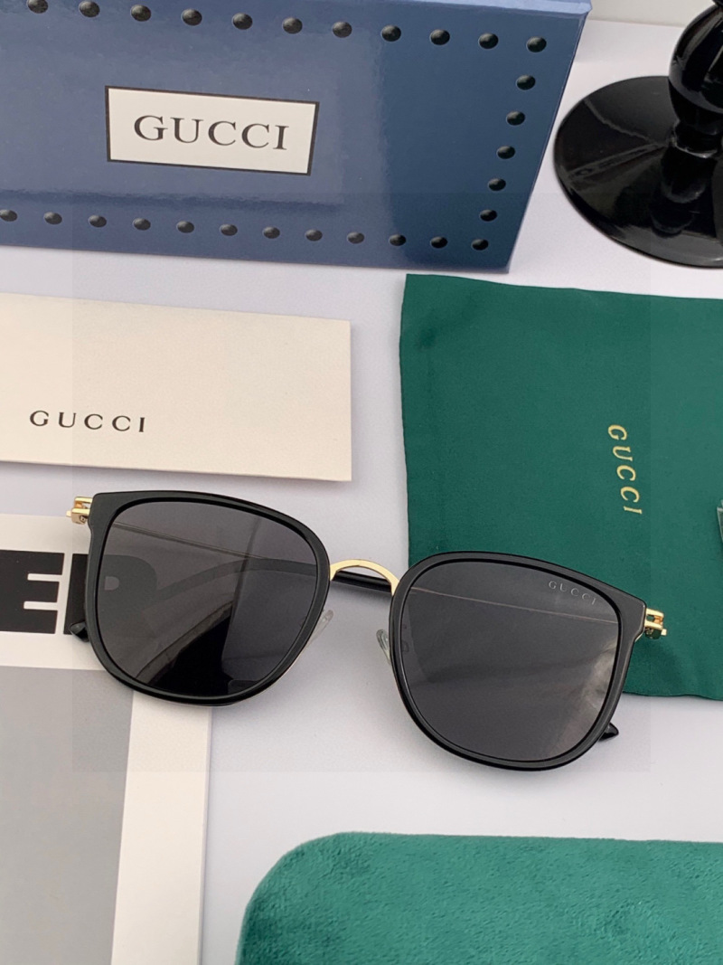 Солнцезащитные очки мужские поляризованные Gucci