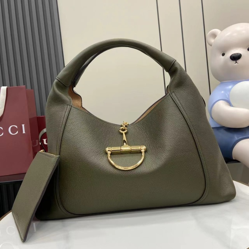 Сумка Gucci с золотой фурнитурой
