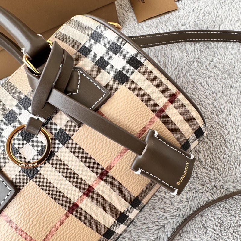 Мини-сумка Burberry в классическую клетку