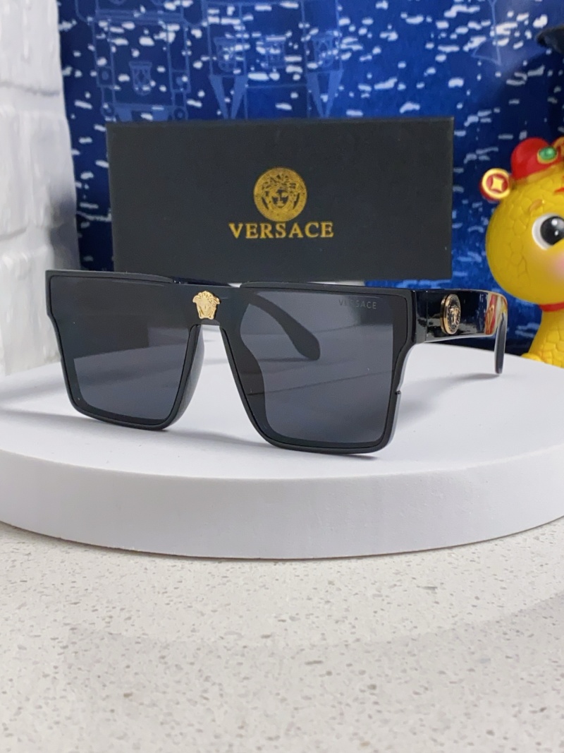 Солнцезащитные очки Versace