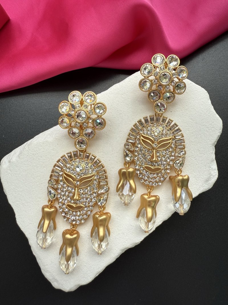 Серьги Schiaparelli с кристаллами и стилизованными зубами