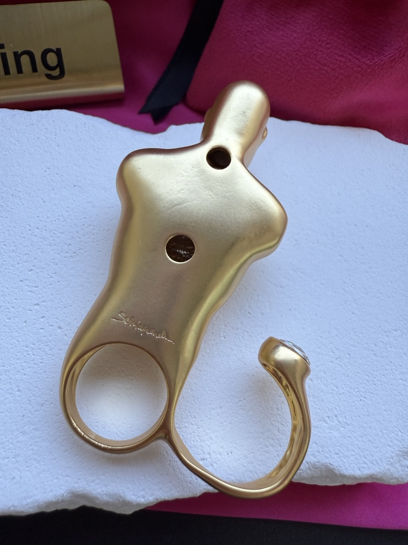 Золотистое кольцо с кристаллами Schiaparelli