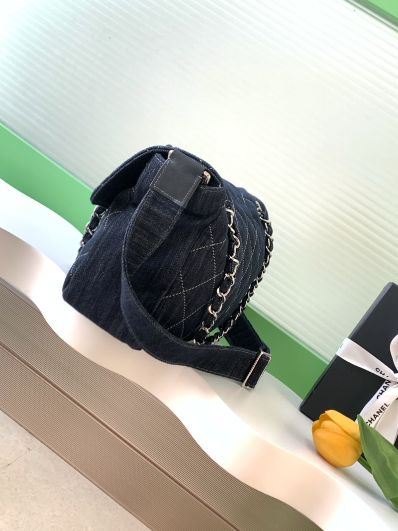 Джинсовая сумка через плечо с цепочкой Chanel