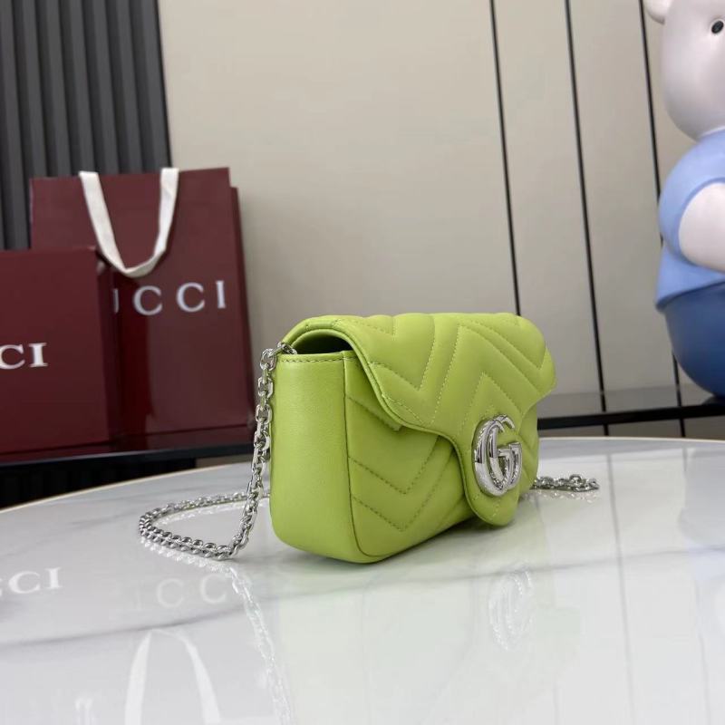 Сумка Gucci с цепочкой и клапаном