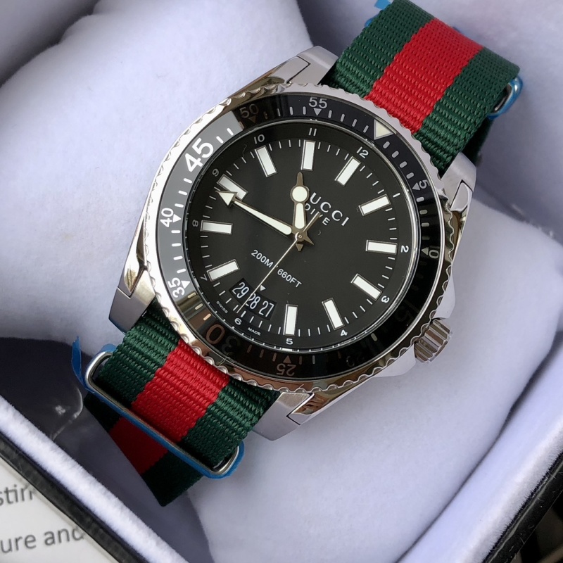 Часы Gucci