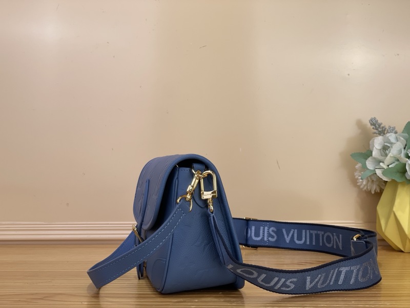 Сумка Louis Vuitton с монограммой