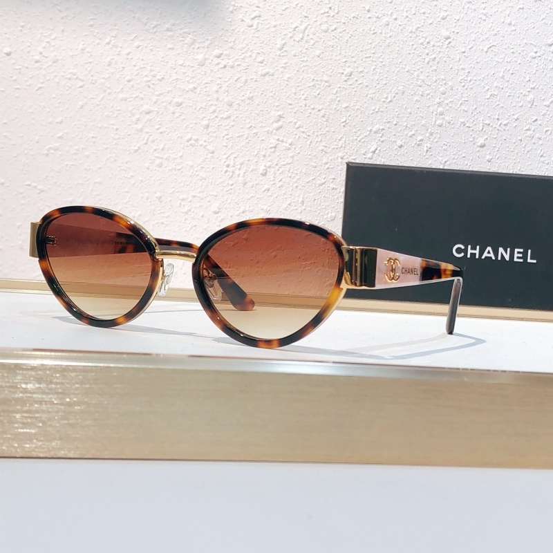 Солнцезащитные очки Chanel