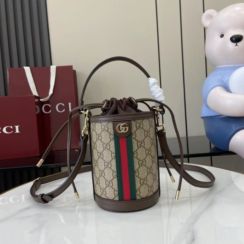 Сумка-мешок Gucci с логотипом GG