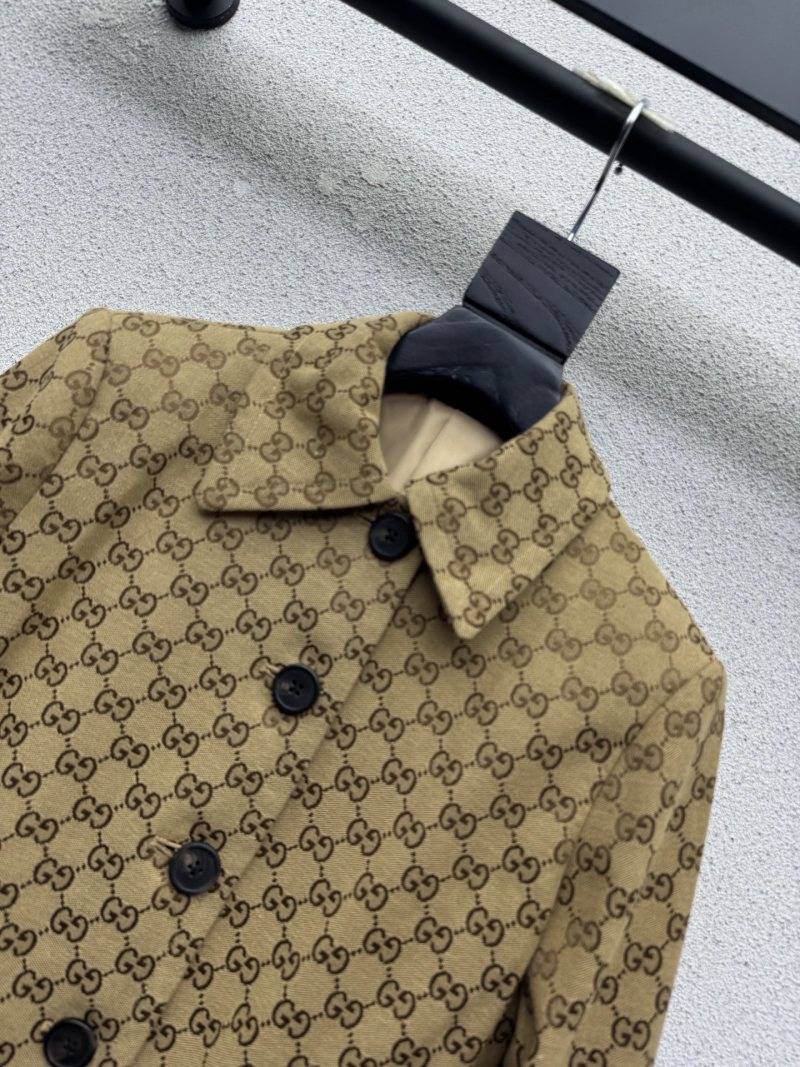 Пальто Gucci с монограммой