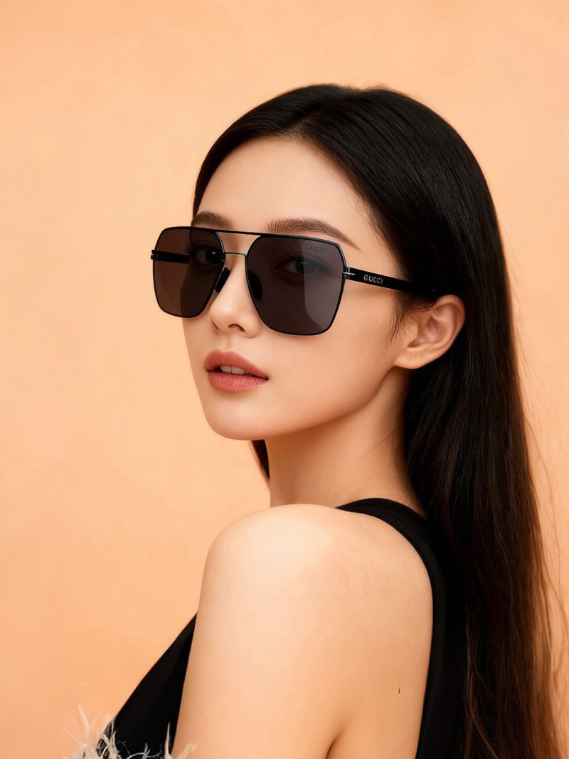Солнцезащитные очки GUCCI