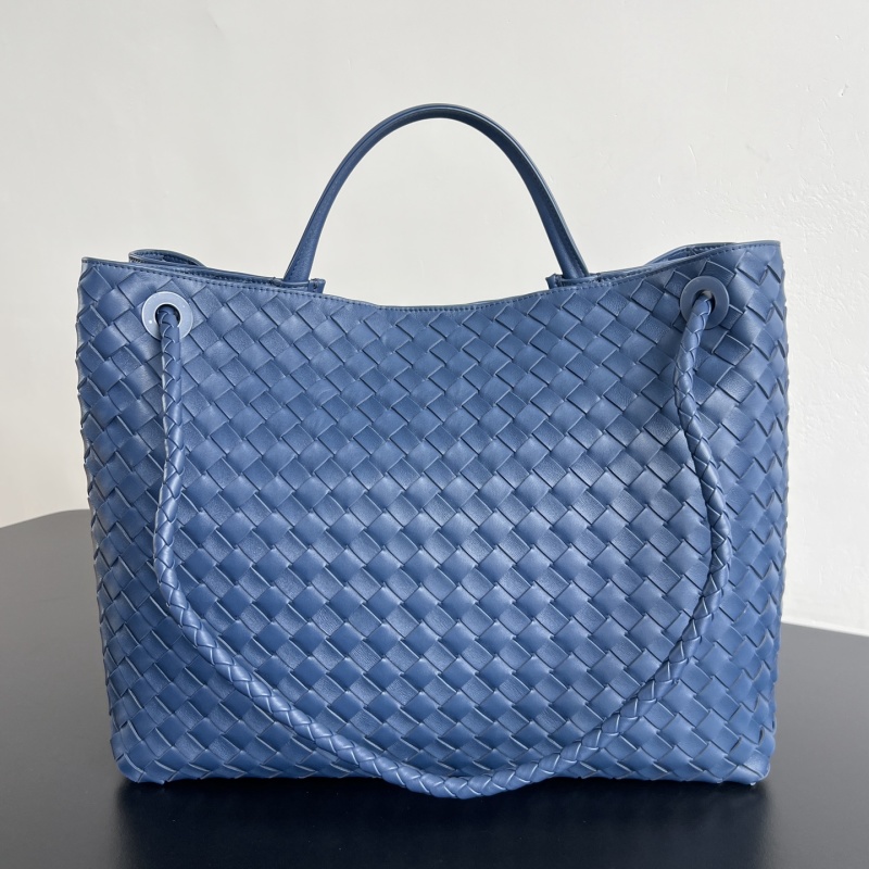 Сумка женская Bottega Veneta Andiamo синего цвета