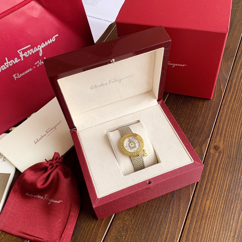 Часы Ferragamo