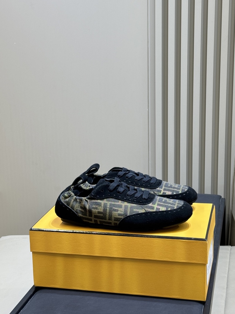 Кроссовки Fendi