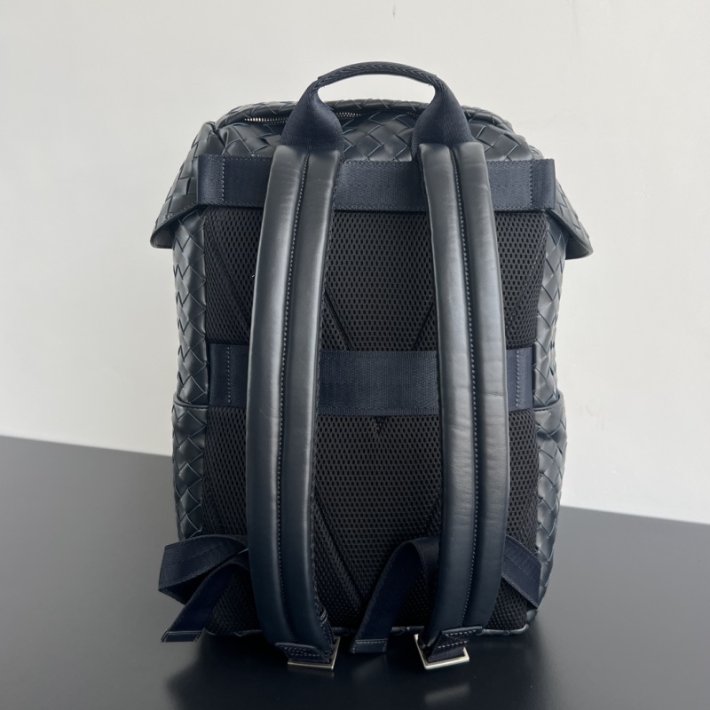 Черный плетеный кожаный рюкзак с застежкой Bottega Veneta