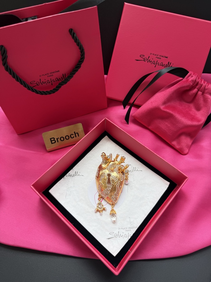 Брошь в виде сердца с кристаллами Schiaparelli