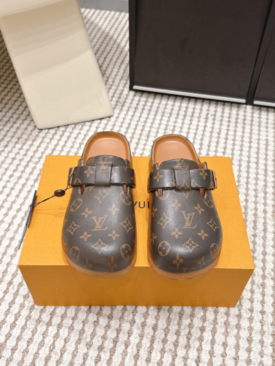 Женские сабо в стиле Louis Vuitton с логотипом