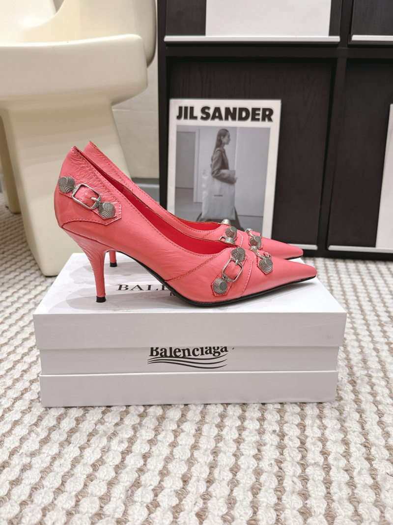 Женские кожаные туфли Balenciaga с металлическими декоративными элементами