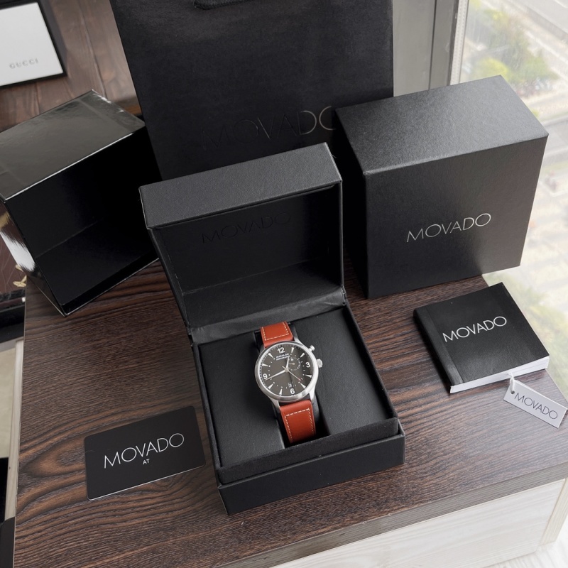 Часы Movado
