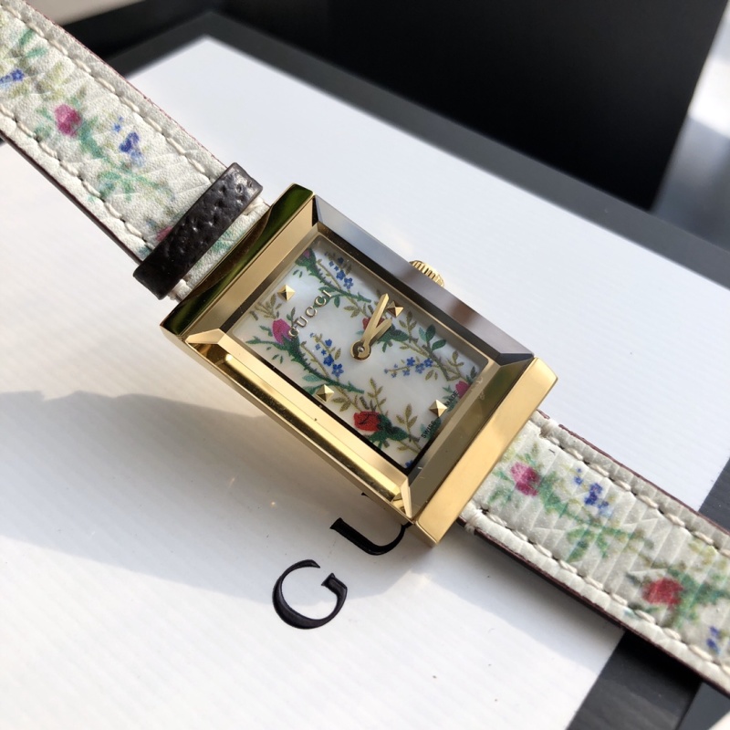Часы Gucci