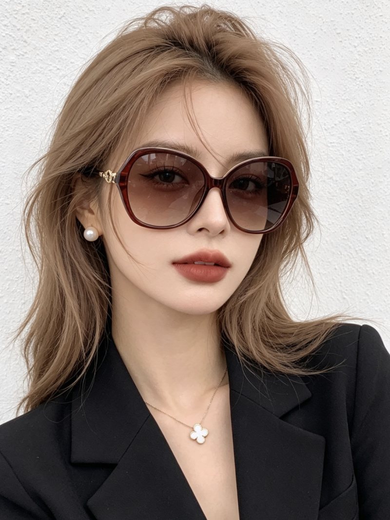 Солнцезащитные очки женские стильные Chanel