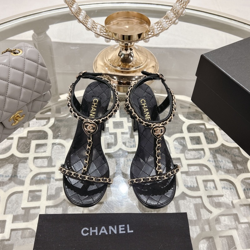 Черные женские босоножки с цепным декором и квадратным каблуком Chanel