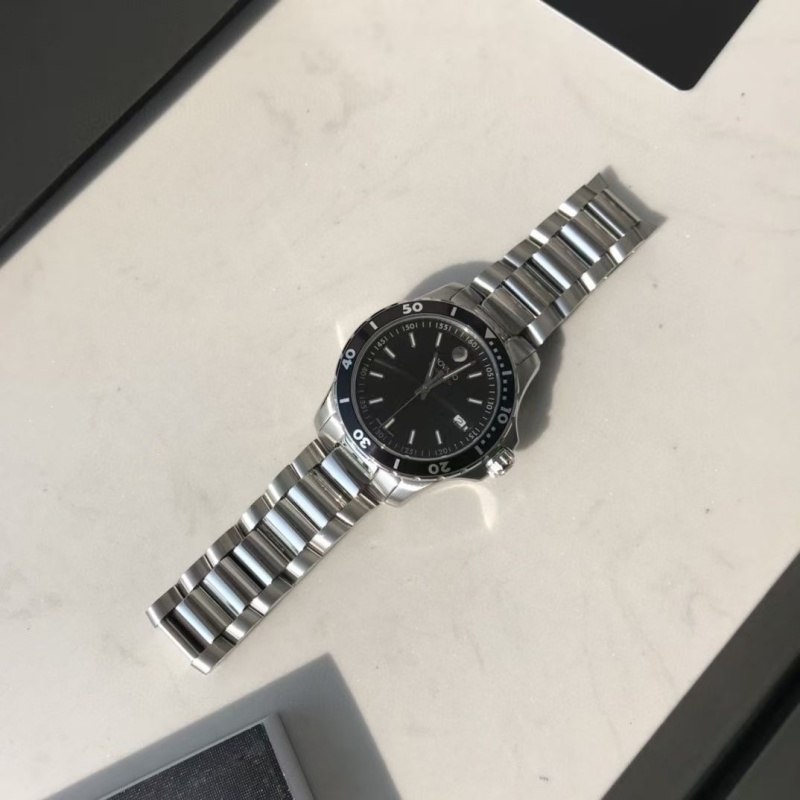Часы Movado