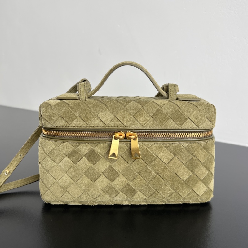 Косметичка Bottega Veneta с плетеным дизайном