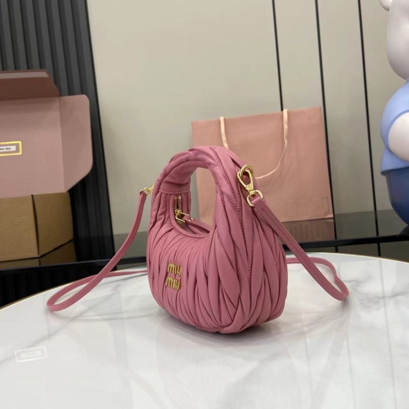 Сумка Miu Miu розовая складчатая