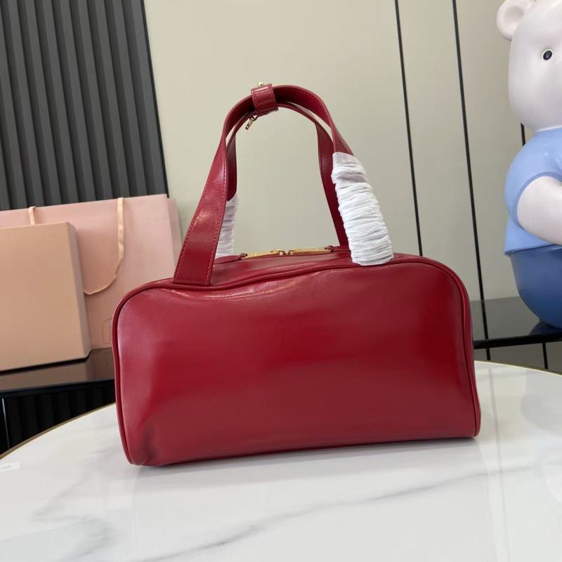 Сумка Miu Miu красная кожа