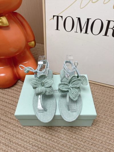 Женские сандалии AQUAZZURA с цветочным декором светло-зелёного цвета