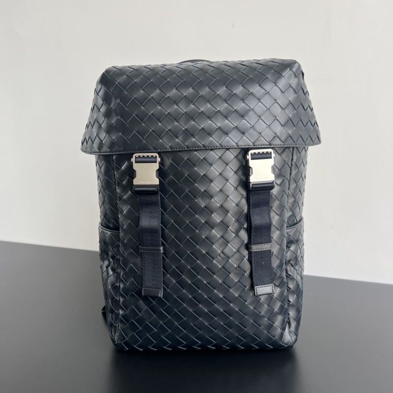 Черный плетеный кожаный рюкзак с застежкой Bottega Veneta