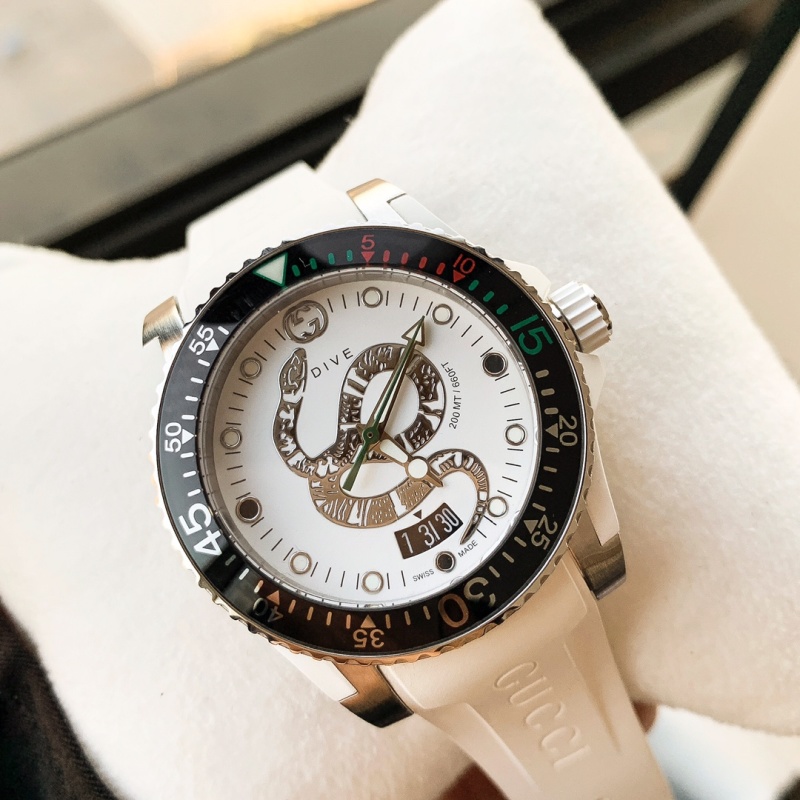 Часы Gucci