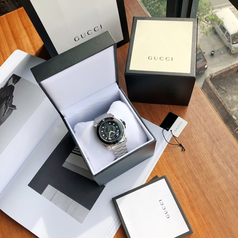 Часы Gucci