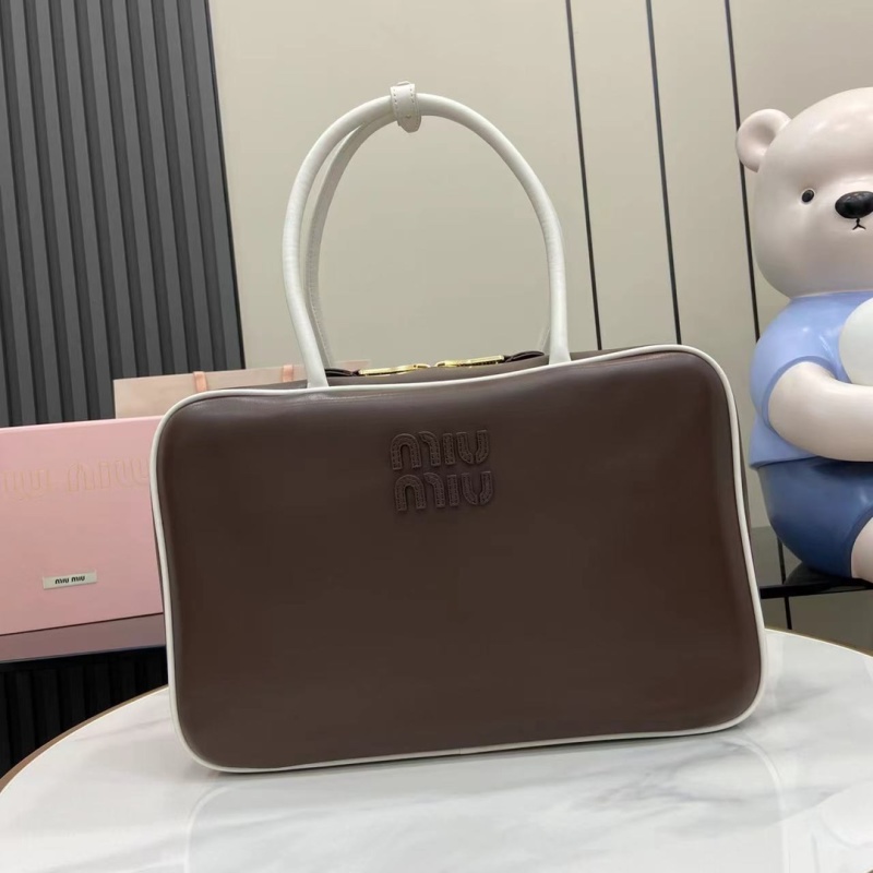 Сумка Miu Miu коричневая с белыми ручками